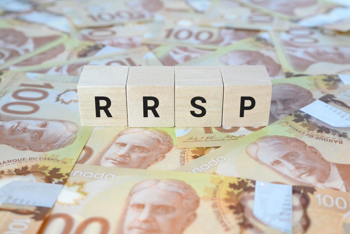RRSP Investors: 2 Discounted TSX Dividend Stocks to Consider Now